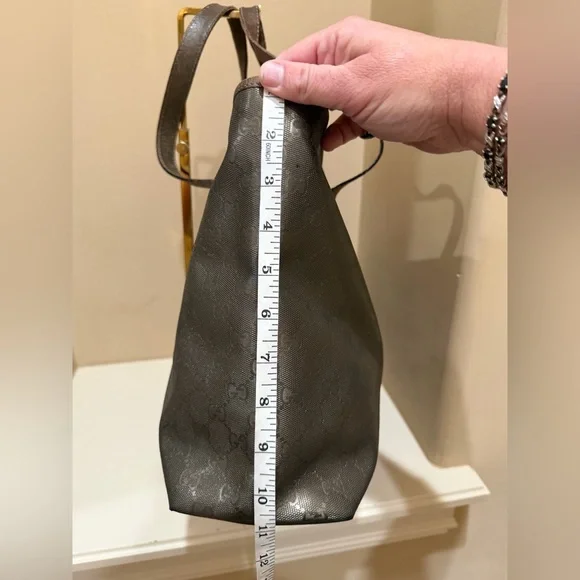 Gucci Metallic Monogram Zip Top Tote Bag - Picture 8 of 14